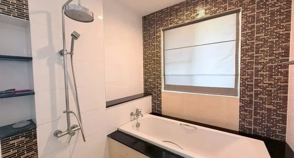 For rent 4 bedrooms house in Bang Lamung, Chonburi