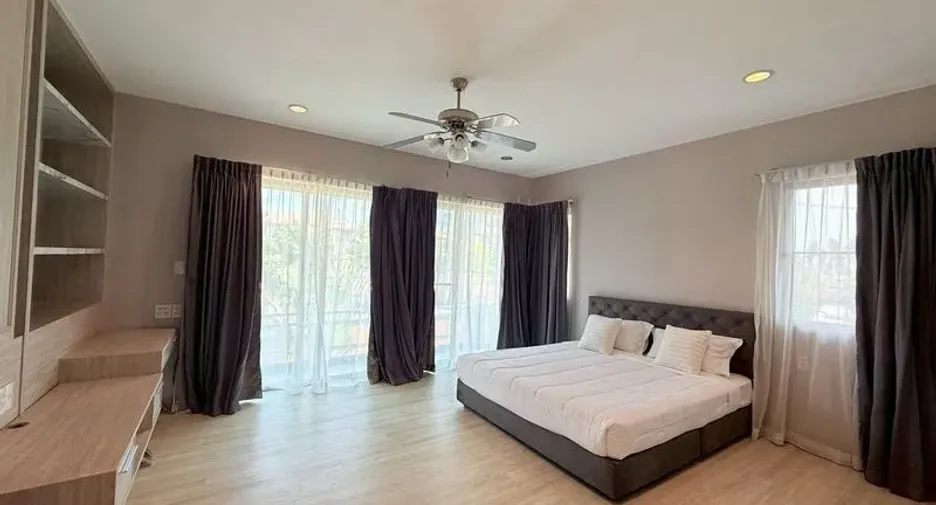 For rent 4 bedrooms house in Bang Lamung, Chonburi