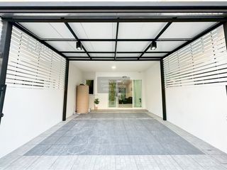 Casa adosada en venta de 3 habitaciones en Min Buri, Bangkok