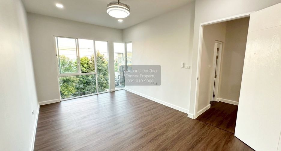 For sale 3 bedrooms townhouse in Min Buri, Bangkok