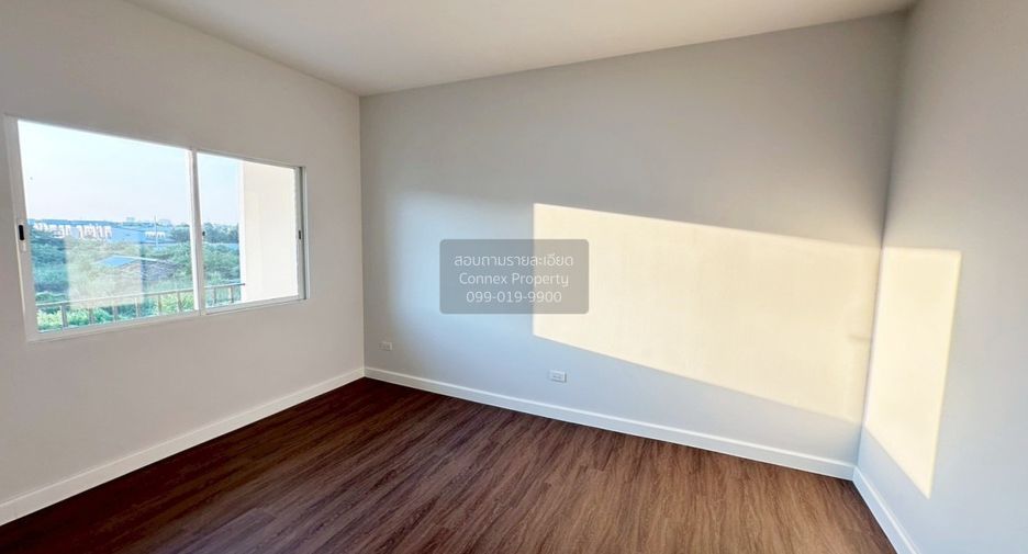 For sale 3 bedrooms townhouse in Min Buri, Bangkok