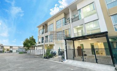 For sale 3 bedrooms townhouse in Min Buri, Bangkok