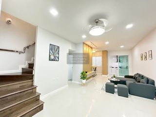 Casa adosada en venta de 3 habitaciones en Min Buri, Bangkok