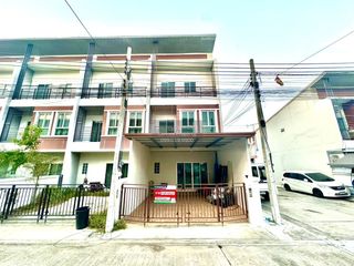For sale 4 bedrooms townhouse in Sai Noi, Nonthaburi