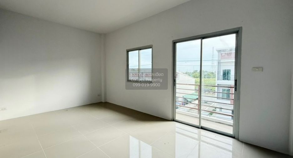 For sale 4 bedrooms townhouse in Sai Noi, Nonthaburi