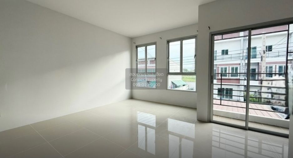 For sale 4 bedrooms townhouse in Sai Noi, Nonthaburi