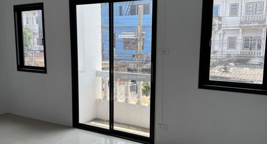Reihenhaus zum Kauf mit 4 Zimmer in Min Buri, Bangkok