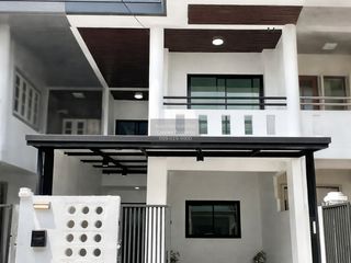 For sale 3 bedrooms townhouse in Bang Khen, Bangkok