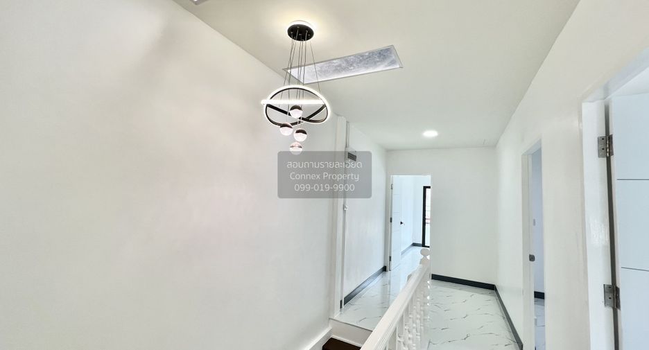 Casa adosada en venta de 3 habitaciones en Bang Khen, Bangkok