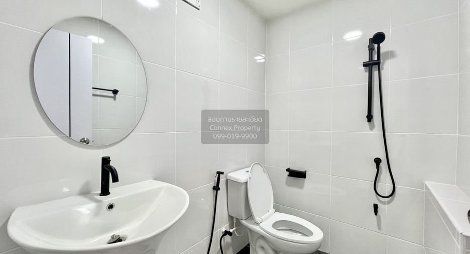 Casa adosada en venta de 3 habitaciones en Bang Khen, Bangkok
