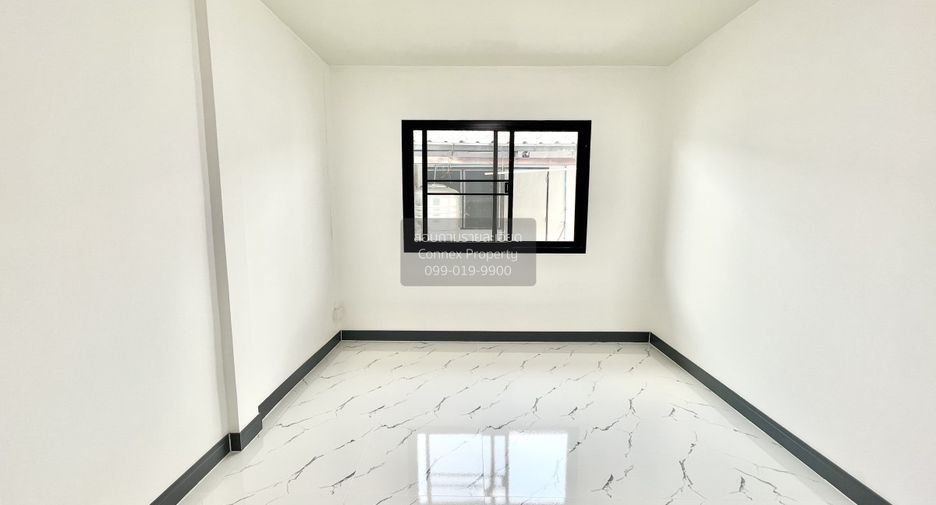 Casa adosada en venta de 3 habitaciones en Bang Khen, Bangkok
