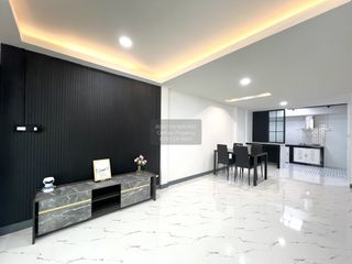 For sale 3 bedrooms townhouse in Bang Khen, Bangkok