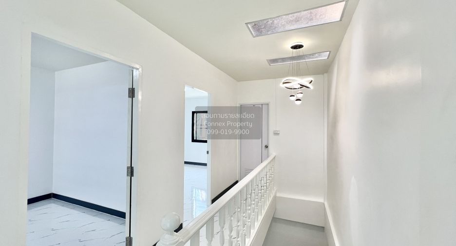 Casa adosada en venta de 3 habitaciones en Bang Khen, Bangkok