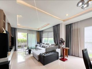 For sale 4 bedrooms house in Bang Khae, Bangkok