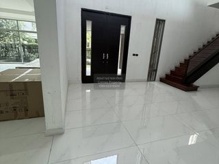 For sale 5 bedrooms house in Lat Krabang, Bangkok