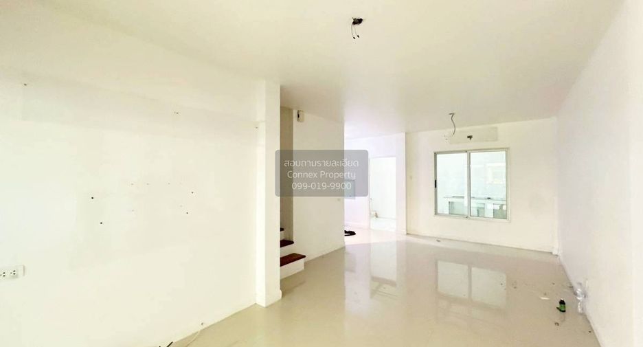 For sale 3 bedrooms townhouse in Khlong Sam Wa, Bangkok