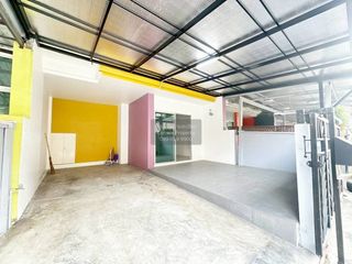 For sale 3 bedrooms townhouse in Khlong Sam Wa, Bangkok