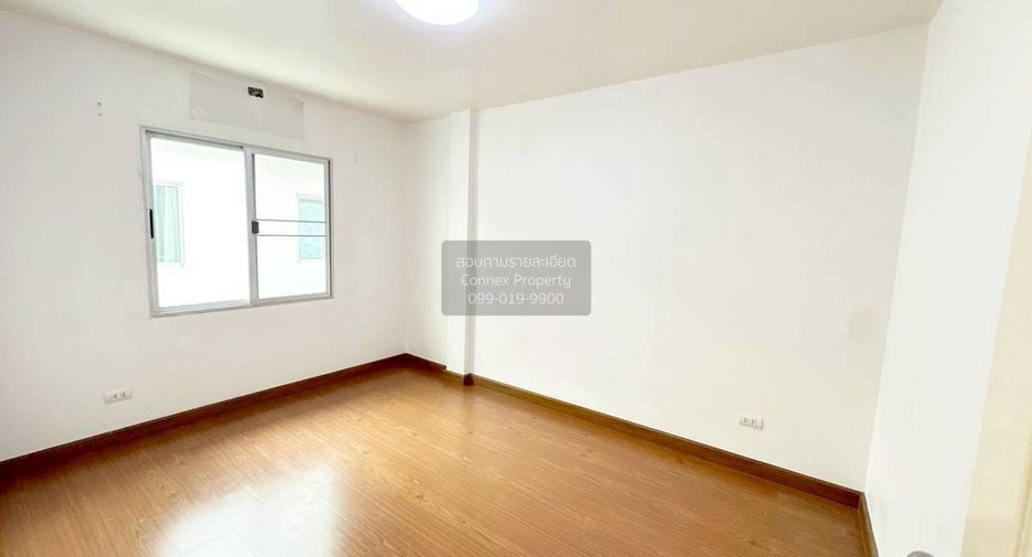 For sale 3 bedrooms townhouse in Khlong Sam Wa, Bangkok