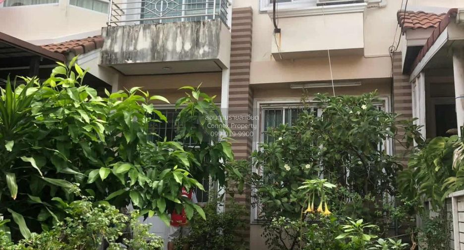 出售 3 卧室 联排别墅 在 Phra Khanong, 曼谷