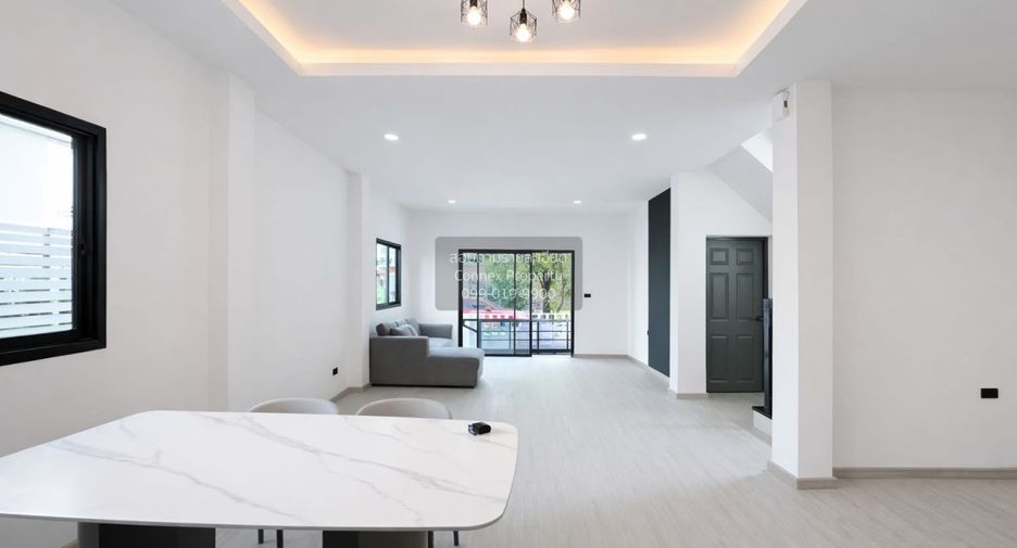 For sale 3 bedrooms house in Khlong Sam Wa, Bangkok
