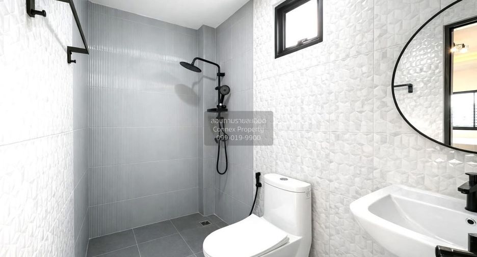 For sale 3 bedrooms house in Khlong Sam Wa, Bangkok