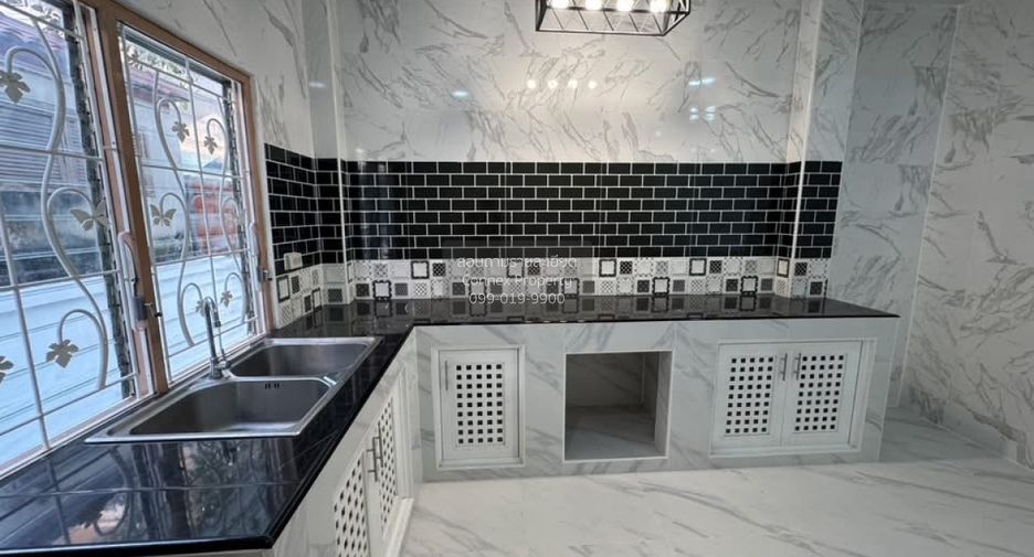 Casa en venta de 5 habitaciones en Mueang Samut Sakhon, Samut Sakhon