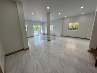 出售 5 卧室 独立屋 在 Mueang Samut Sakhon, Samut Sakhon