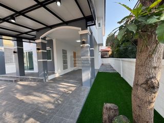 出售 5 卧室 独立屋 在 Mueang Samut Sakhon, Samut Sakhon