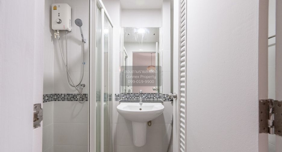 For sale 1 bed condo in Mueang Samut Prakan, Samut Prakan