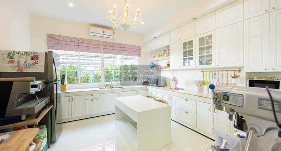 Casa en alquiler de 4 habitaciones en Bang Bon, Bangkok