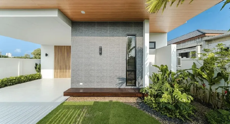 For sale 4 bedrooms house in Bang Lamung, Chonburi