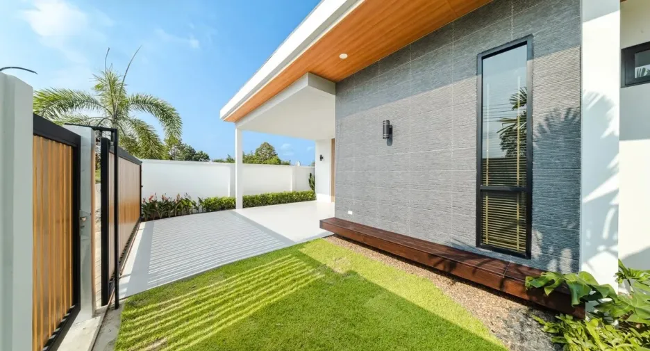 For sale 4 bedrooms house in Bang Lamung, Chonburi