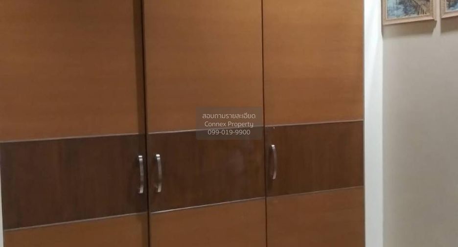 For rent 2 bedrooms condo in Pathum Wan, Bangkok