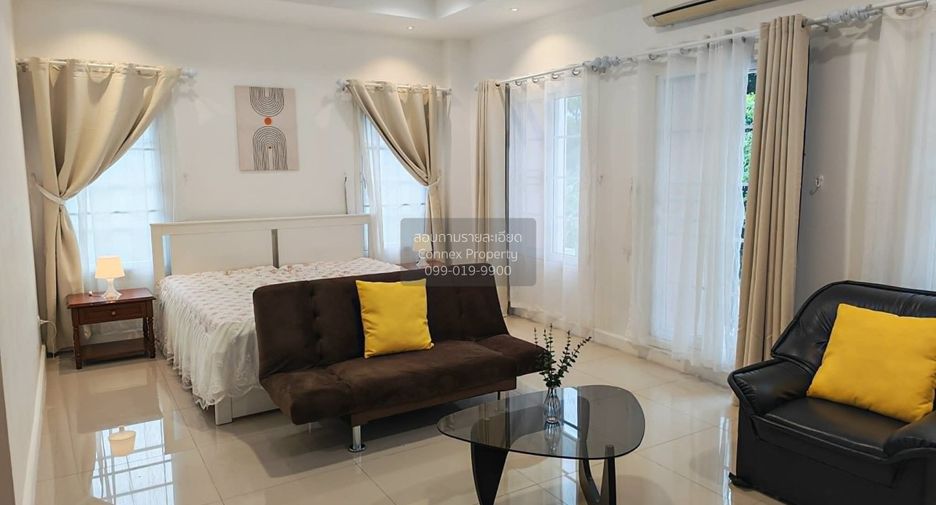 For rent 3 bedrooms townhouse in Phasi Charoen, Bangkok