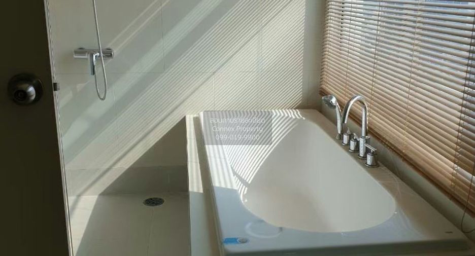 For rent 2 bedrooms condo in Ratchathewi, Bangkok