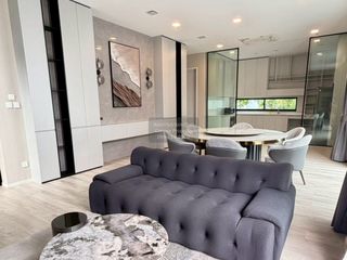 Casa en alquiler de 4 habitaciones en Saphan Sung, Bangkok