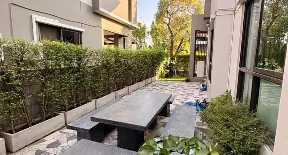 For sale 4 bedrooms house in Prawet, Bangkok