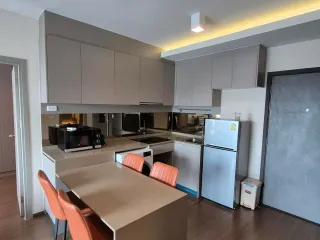 Аренда 2 спальни кондо в Пхра Кханонг, Бангкок