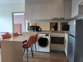 Аренда 2 спальни кондо в Пхра Кханонг, Бангкок