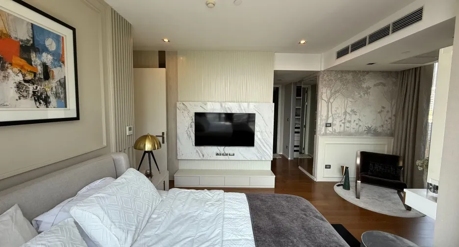 For rent 2 bedrooms condo in Sathon, Bangkok