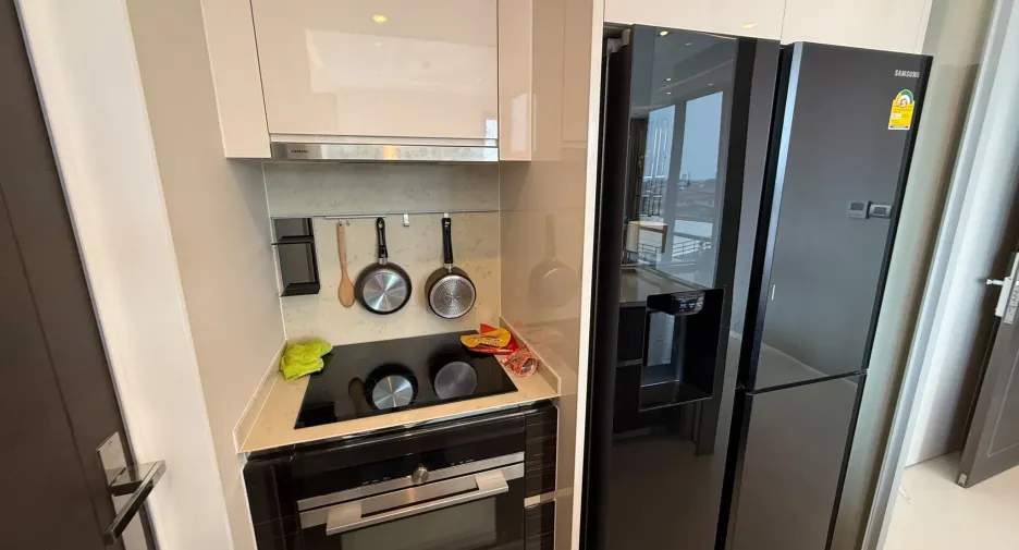 For rent 2 bedrooms condo in Sathon, Bangkok