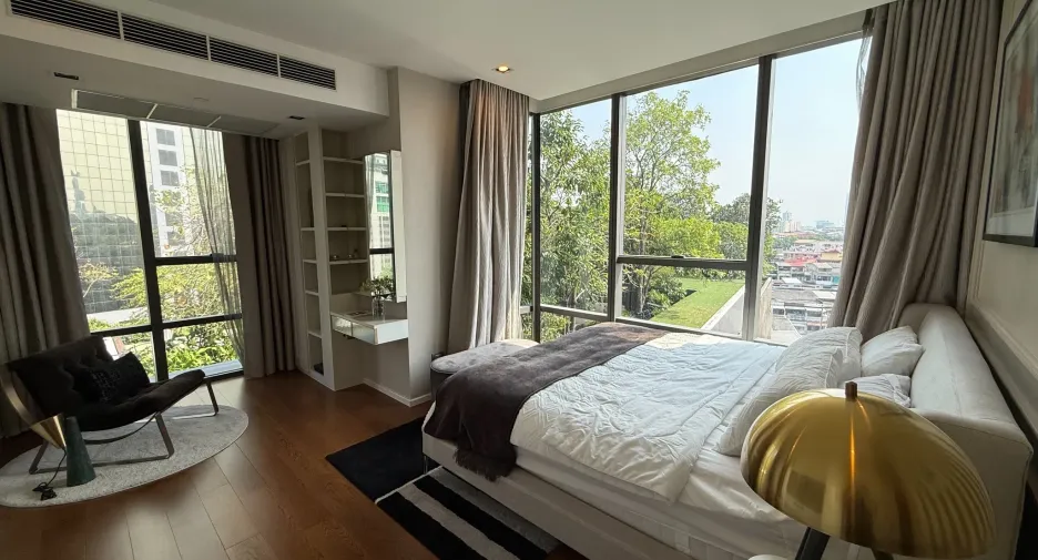 For rent 2 bedrooms condo in Sathon, Bangkok