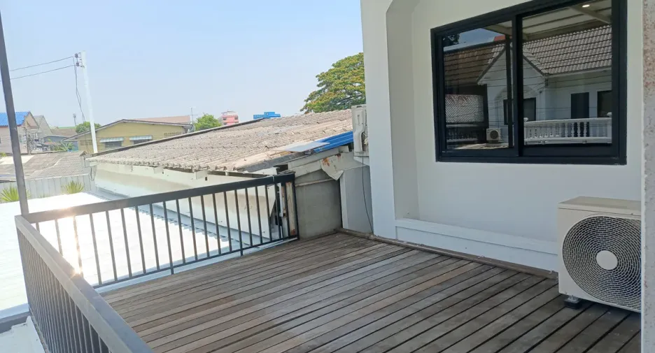 Casa adosada en alquiler de 2 habitaciones en Phra Khanong, Bangkok