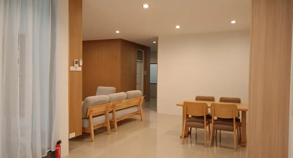Casa adosada en alquiler de 2 habitaciones en Phra Khanong, Bangkok