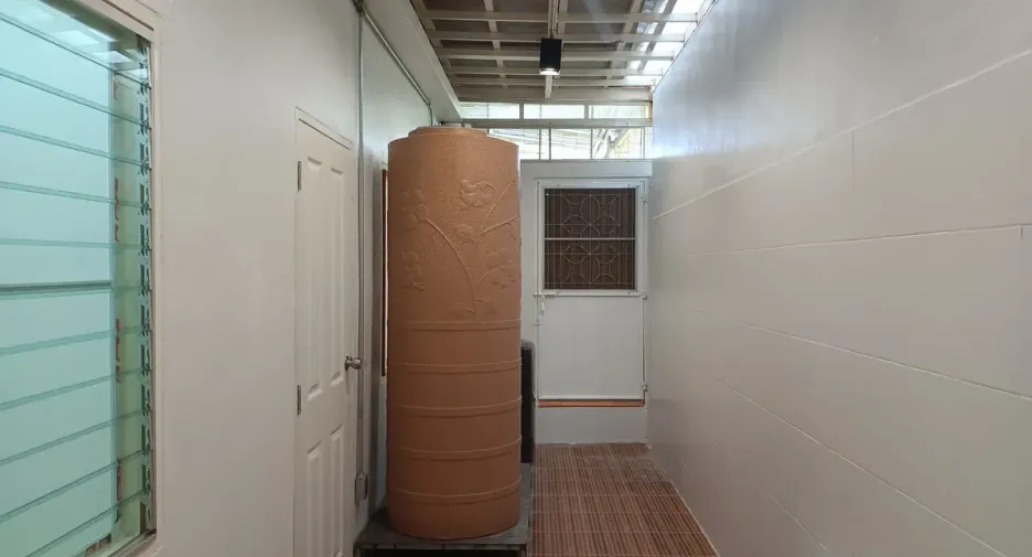 Casa adosada en alquiler de 2 habitaciones en Phra Khanong, Bangkok