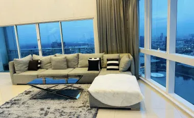 For sale 3 bedrooms condo in Khlong Toei, Bangkok