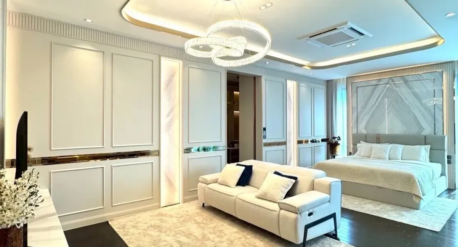 For sale 5 bedrooms house in Saphan Sung, Bangkok