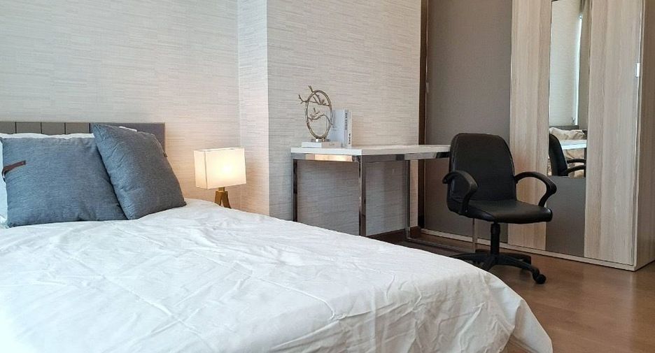For rent 2 bedrooms condo in Ratchathewi, Bangkok