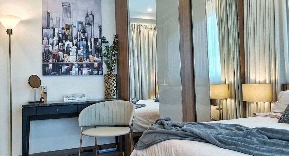 For rent 2 bedrooms condo in Ratchathewi, Bangkok
