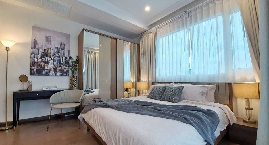 For rent 2 bedrooms condo in Ratchathewi, Bangkok